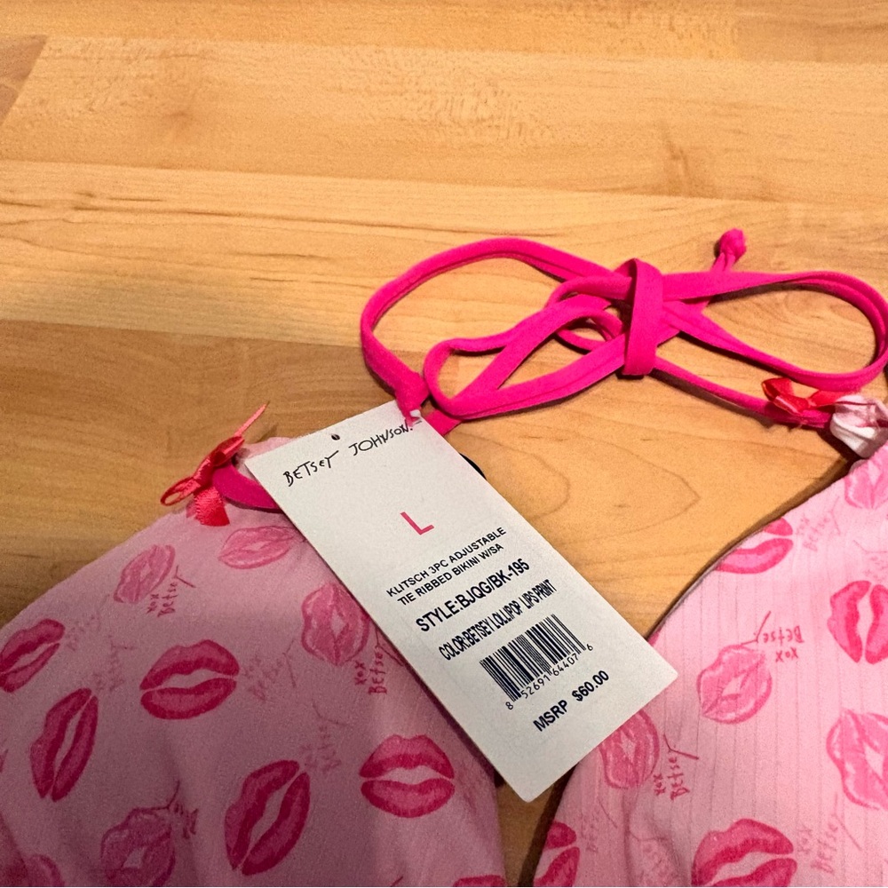 New Betsey Johnson Pink Lip-Print Bikini Set With Sarong Large - Picture 5 of 8